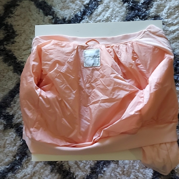 Lorna Jane Activewear - Picture 2 of 5